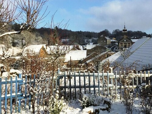 Les Glycines Cottage - Quiet with wifi and pets allowed