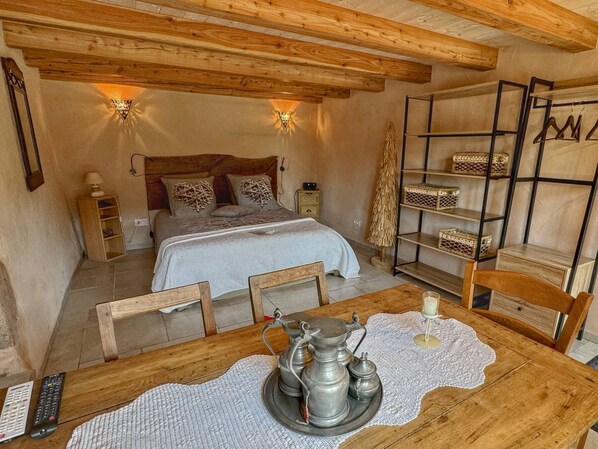 4 bedrooms, free WiFi