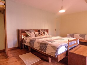 2 bedrooms, bed sheets