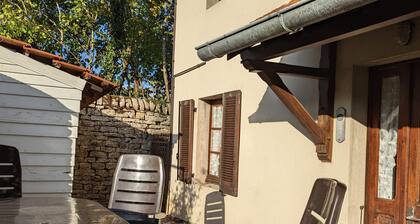 Gßte de charme à Vauvillers avec jardin partagé