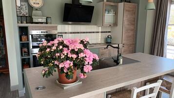 Réfrigérateur, micro-ondes, lave-vaisselle