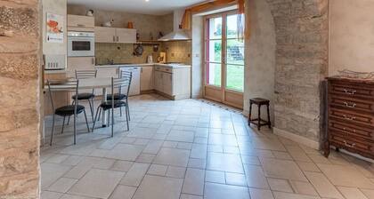 Maison spacieuse prÚs de Vesoul avec cheminée, idéale pour familles