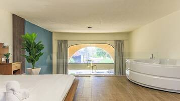 1 bedroom, bed sheets