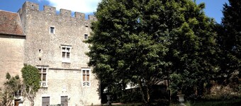 Charming renovated cottage with terrace and parking in Montagney