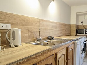Réfrigérateur, micro-ondes, lave-vaisselle