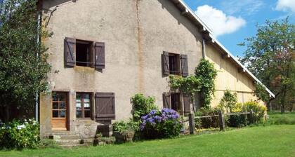 Spacious renovated house with WIFI, perfect for families