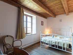 4 bedrooms, free WiFi