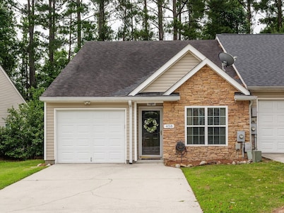 3 bedroom 3 bath home in Grovetown. The sleeping arrangements for this property are 3 queen beds and the sofa upstairs folds out into a king bed.