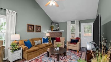 智能电视、壁炉