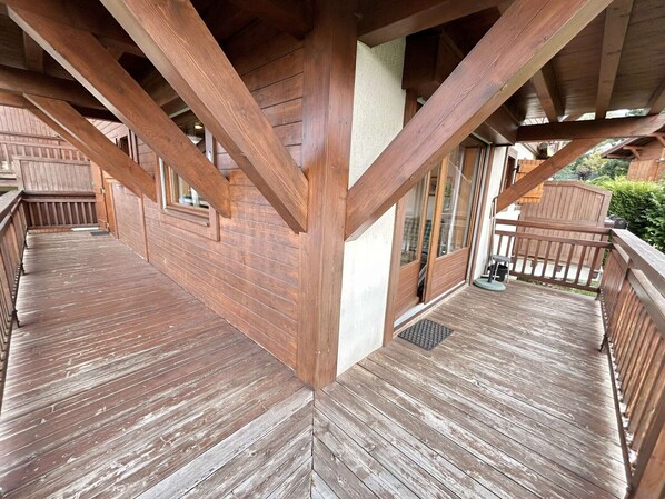 Exterior detail - 2-room apartment with balcony, Megève, sleeps 4 (Megève)