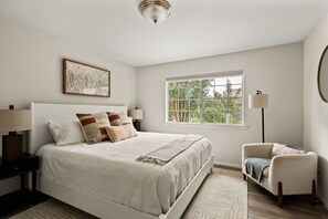 8 bedrooms, desk, free WiFi, bed sheets