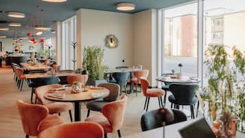 Tägliches inbegriffenes Frühstücksbuffet