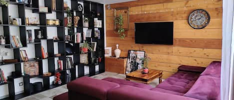 Smart-TV, Videospiele, Bücher, Computerbildschirme