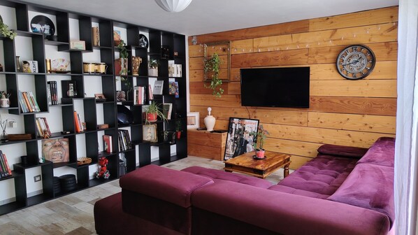 Smart TV, video games, books, computer monitors