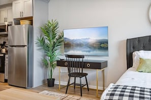 WiFi (無料)