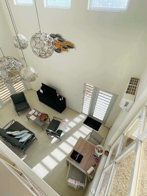 Téléviseur, bureau