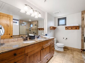 Shower, hair dryer, towels - Newpark 204 | Private Hot Tub & Fireplace | Walk to Dining, Shops & Olympic Park (Park City)