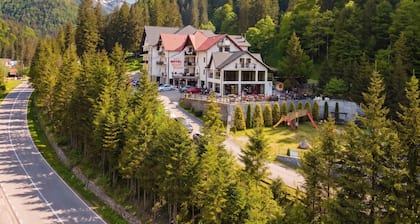 Hotel Piscul Negru