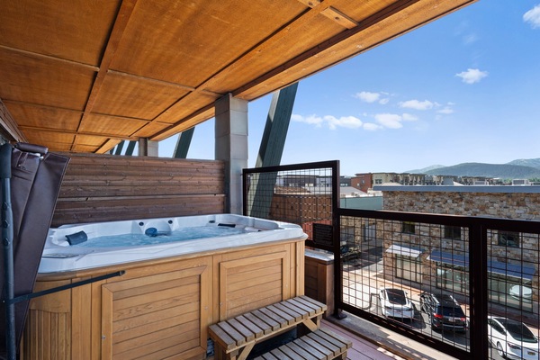 Tina de hidromasaje al aire libre