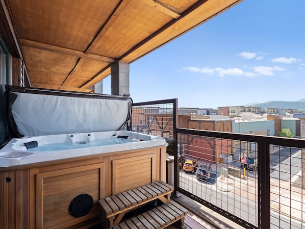 Bain à remous extérieur