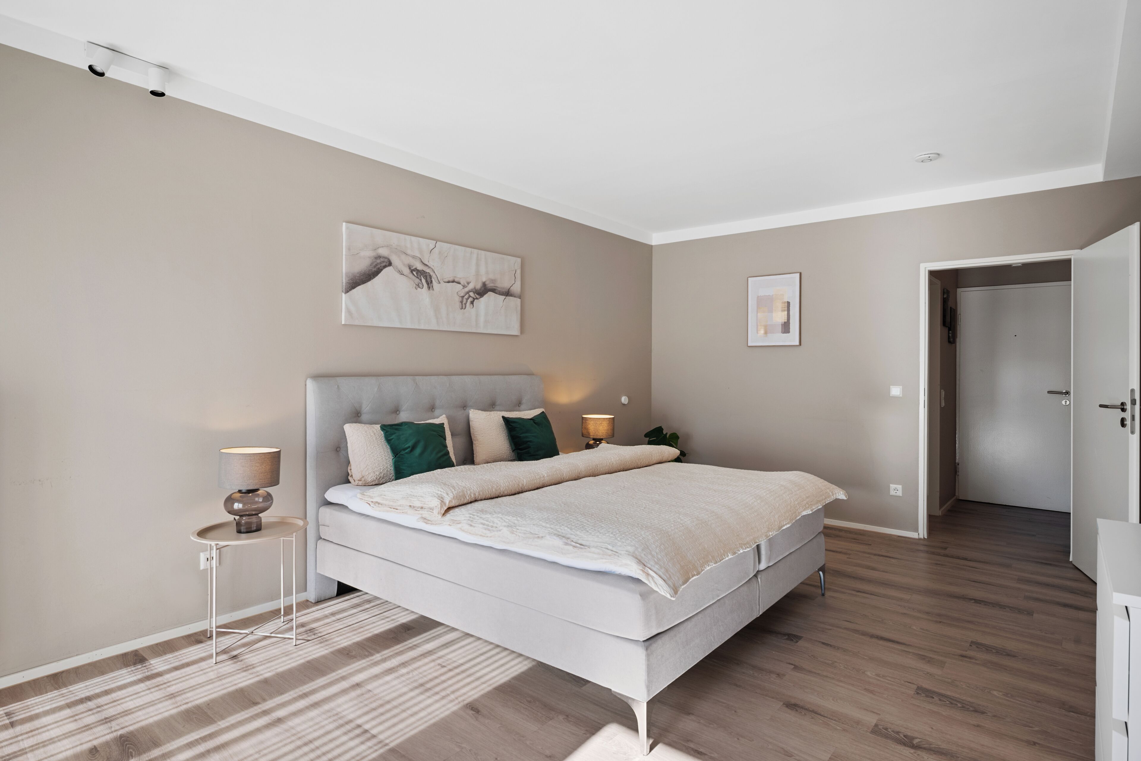 2 slaapkamers, reisbedje, gratis wifi, beddengoed