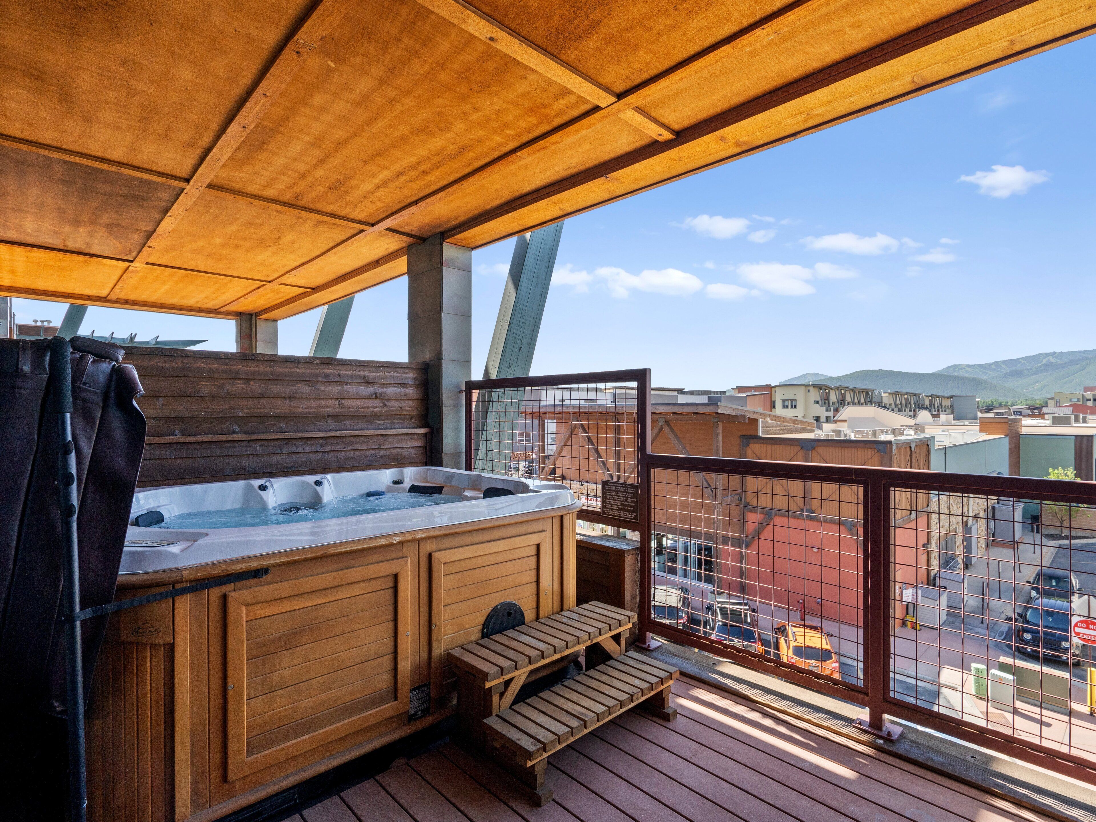 Outdoor spa tub
