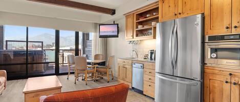 Refrigerador, microondas, horno y lavavajillas