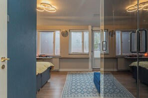 2 habitaciones, tabla de planchar con plancha, wifi y ropa de cama 