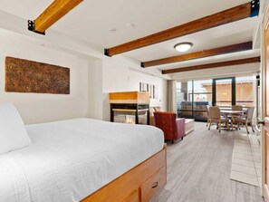 1 quarto, Wi-Fi de cortesia, roupa de cama