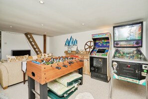 Game room - Sixpenny Cottage (Yarmouth)