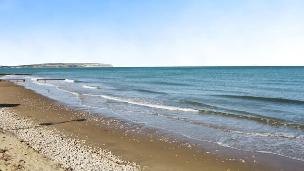 Beach - Compton at the Aqua (Shanklin)