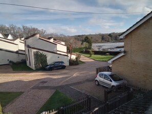 Cottage | Property grounds - Thistle Cottage (Ryde)