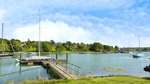 Marina - Thistle Cottage (Ryde)