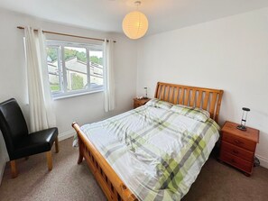 2 bedrooms, bed sheets - Thistle Cottage (Ryde)