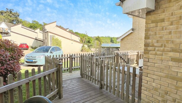 Property grounds - Thistle Cottage (Ryde)