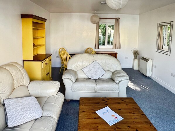 LCD TV - Thistle Cottage (Ryde)