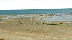 Unclassified image, 2 of 19, button - Beachfield Breeze (Bembridge)
