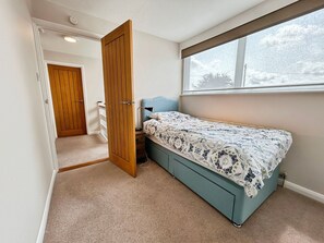 3 bedrooms, bed sheets - Beachfield Breeze (Bembridge)