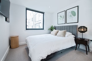 2 bedrooms, bed sheets - The Reef Apartment 7 (Bournemouth)