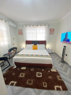 2 bedrooms, iron/ironing board, WiFi