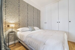 2 quartos, ferros/tábuas de passar roupa, Wi-Fi de cortesia