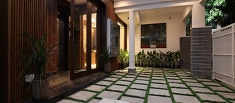 Olivette Suites