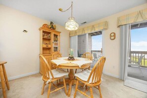 Dining - Hidden Harbour - Bayfront - 2BR, sleeps 6, pool (Ocean City)
