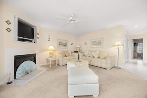 TV, offices - Hidden Harbour - Bayfront - 2BR, sleeps 6, pool (Ocean City)