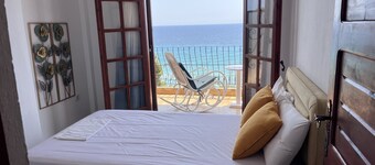 kaloutsikos sea view house