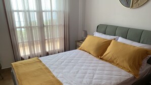 고급 침구, 메모리폼 침대, 암막 커튼, 다리미/다리미판
