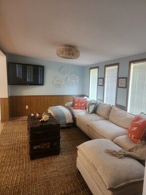 Smart-TV, Bücher, Stereoanlage