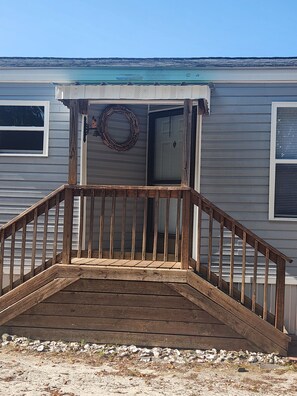 Exterior detail - Oyster and the Crab is a vintage coastal gem 2.5  miles from Holden Beach (Supply)