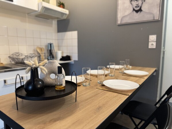 Apartment | Dining