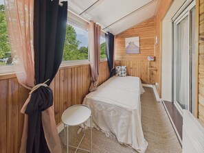 Iron/ironing board, free WiFi